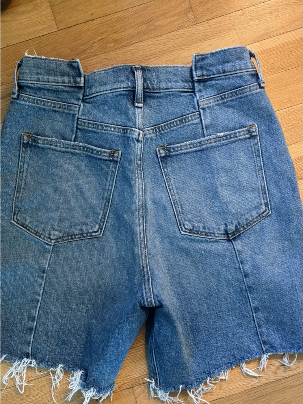 Abercrombie & Fitch “The 7” High Rise Dad Short” - Picture 3 of 4